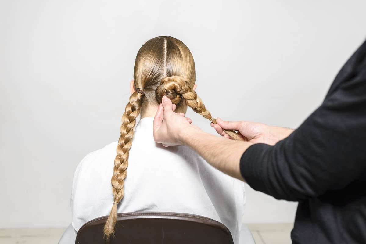 Passo 7 do Tutorial Braided Buns Kérastase